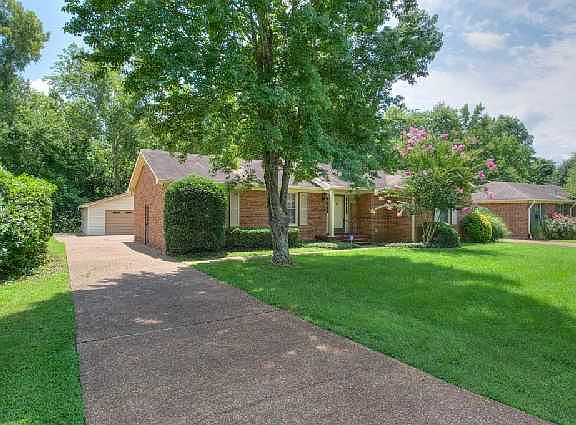 2nd image of 7233 Green Meadows Ln