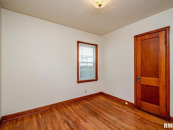 5th image of 8 Blackhawk Hills Ct