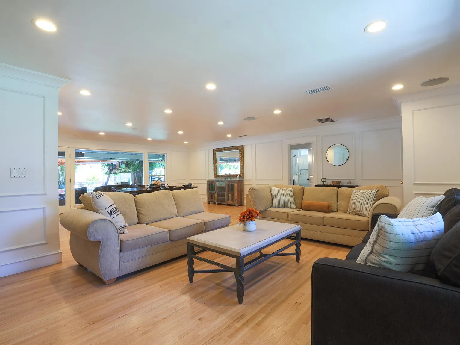 2 bed, 1708 sqft, $5,950 — Photo 2