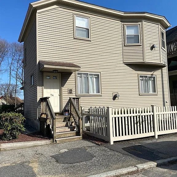 74 Lakewood St #2L — Photo 2