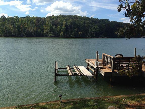 2nd image of 125 Brookwood Ct