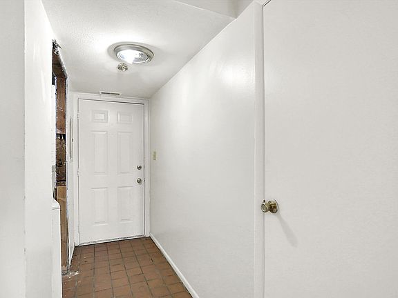 4th image of 7368 Countrybrook Dr #7368
