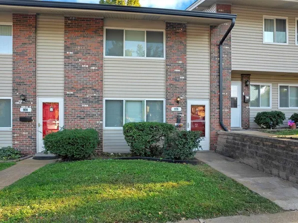 9976 Bunker Hill Dr, Saint Louis, MO 63123