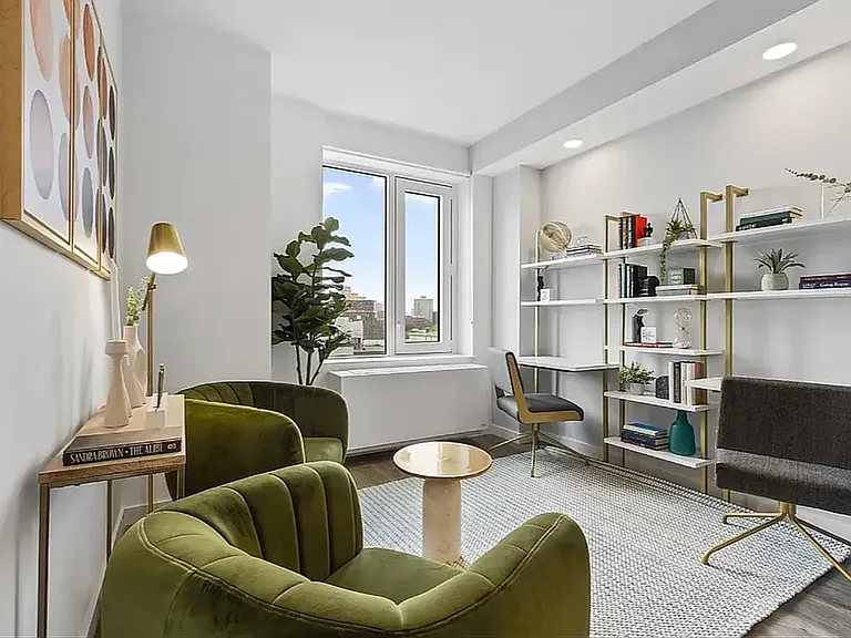 2455 3rd Ave #8D — Photo 4
