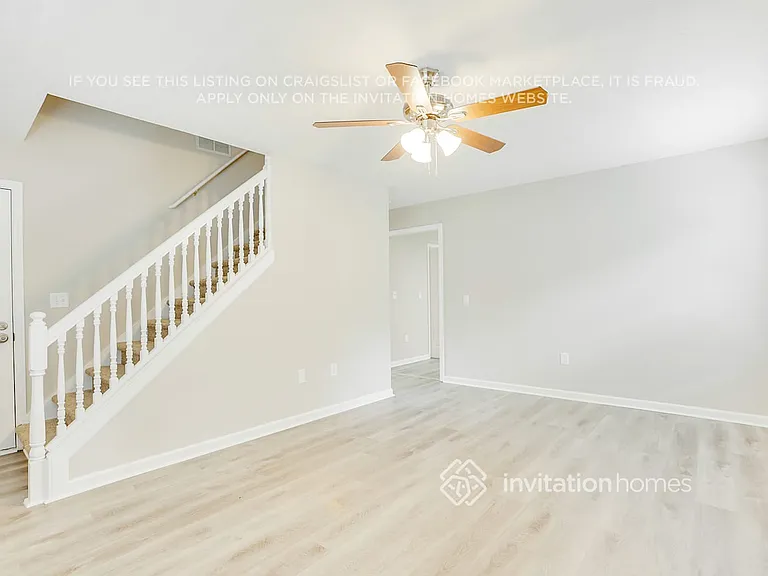 7028 Branch Crossing Way — Photo 3