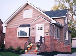 2335 Ashurst Rd, University Heights, OH 44118