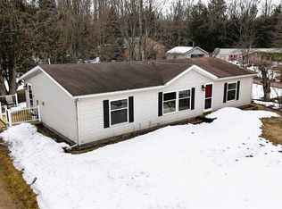 9410 Pickerel Lake Rd, Petoskey, MI 49770