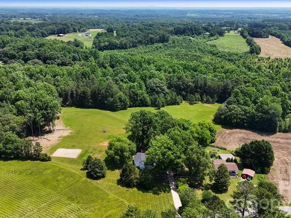 5740 Crouse Rd, Crouse, NC 28033