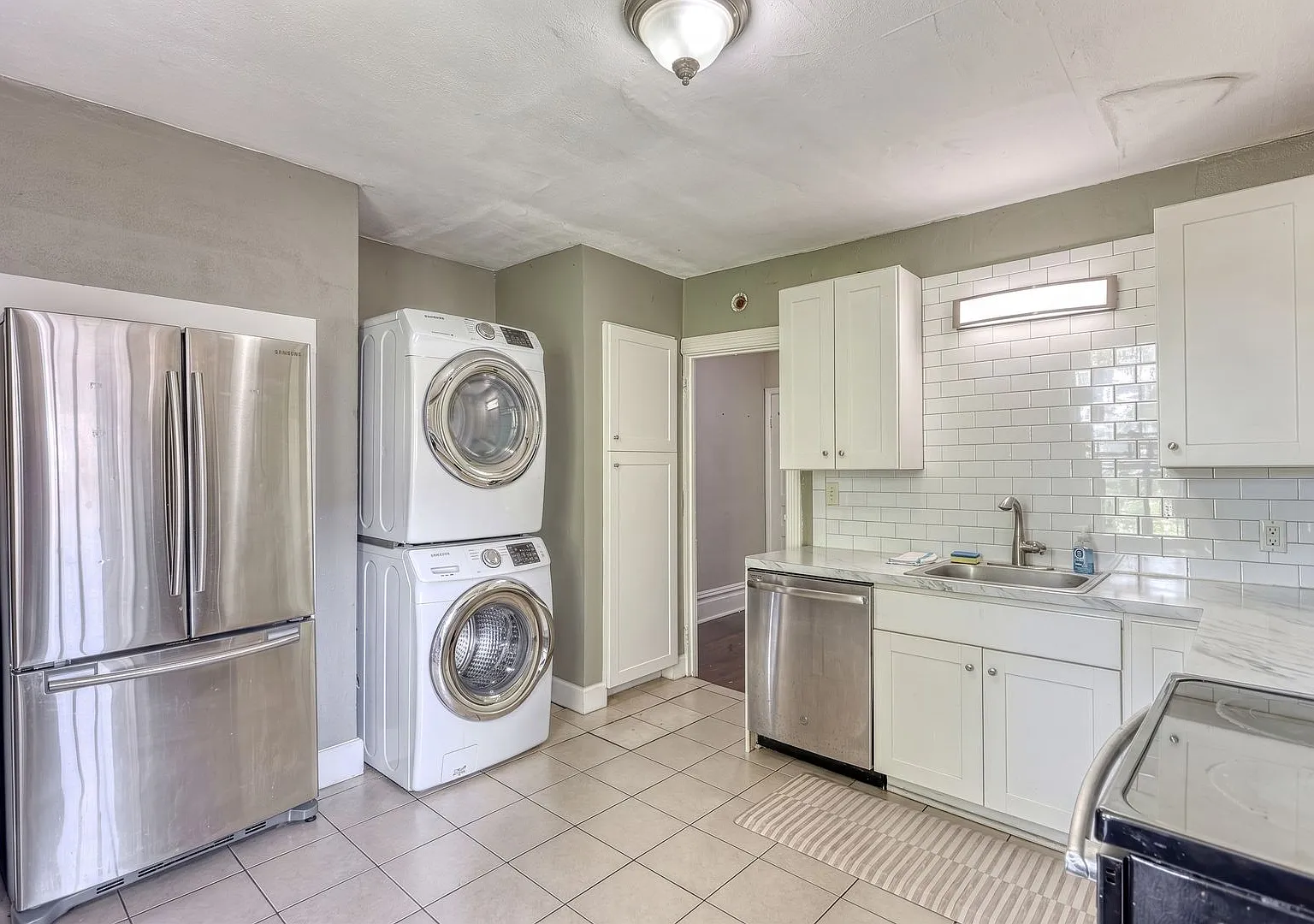 216 Peffer St — Photo 1
