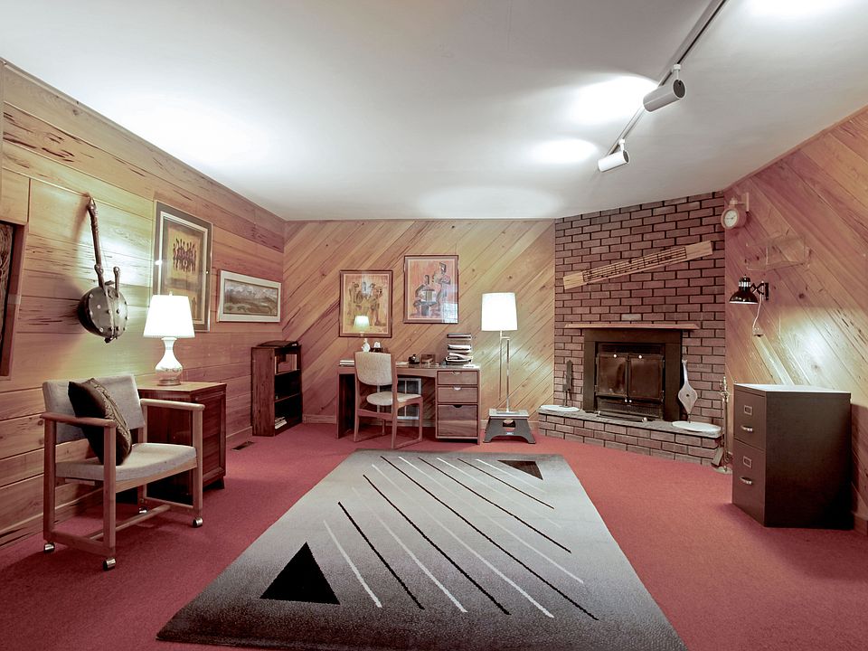 2nd image of 40 Pine Hill Dr