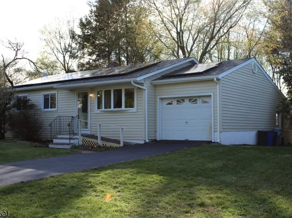 12 Mary Ann Rd, Jefferson Twp., NJ 07438