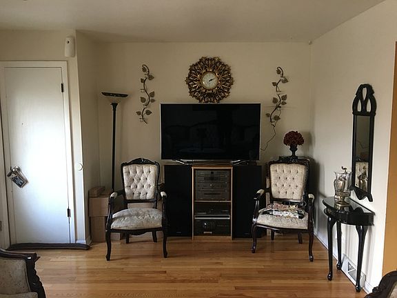 3rd image of 7232 S Central Park Ave