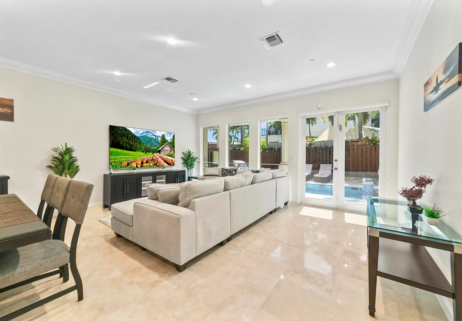 3 bed, 3.5 bath, 3083 sqft, $6,400 — Photo 1