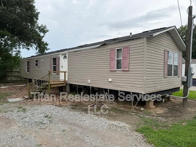 1835 S Lake Arthur Ave #6 — Photo 1