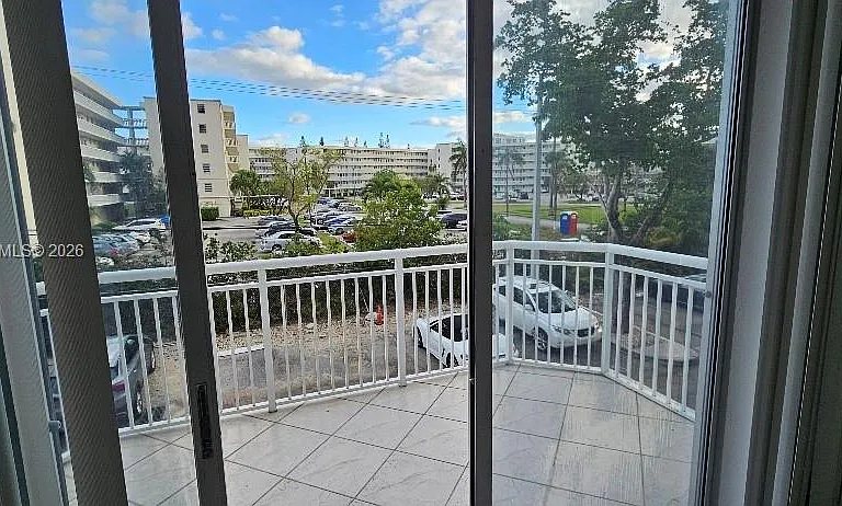 18041 Biscayne Blvd #203 — Photo 14