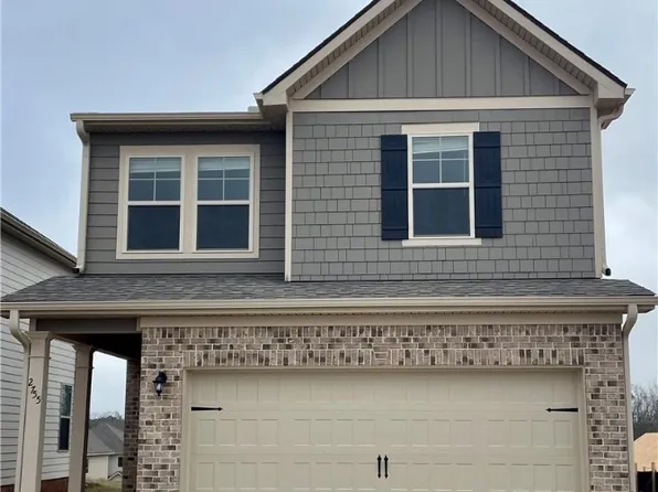 2755 Stokes Dr, Opelika, AL 36804