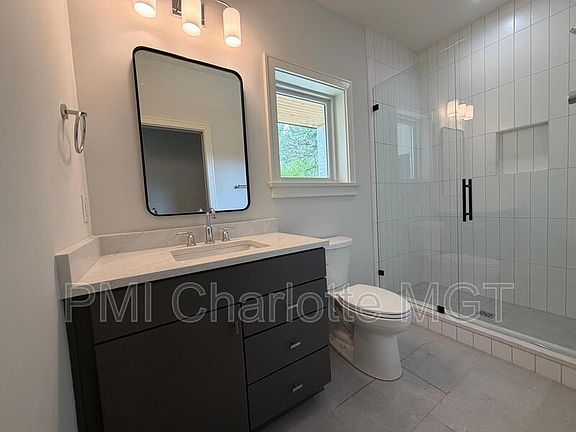 5th image of 432 Dover Ave