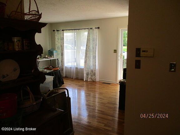 4th image of 1586 Greenland Park Cir
