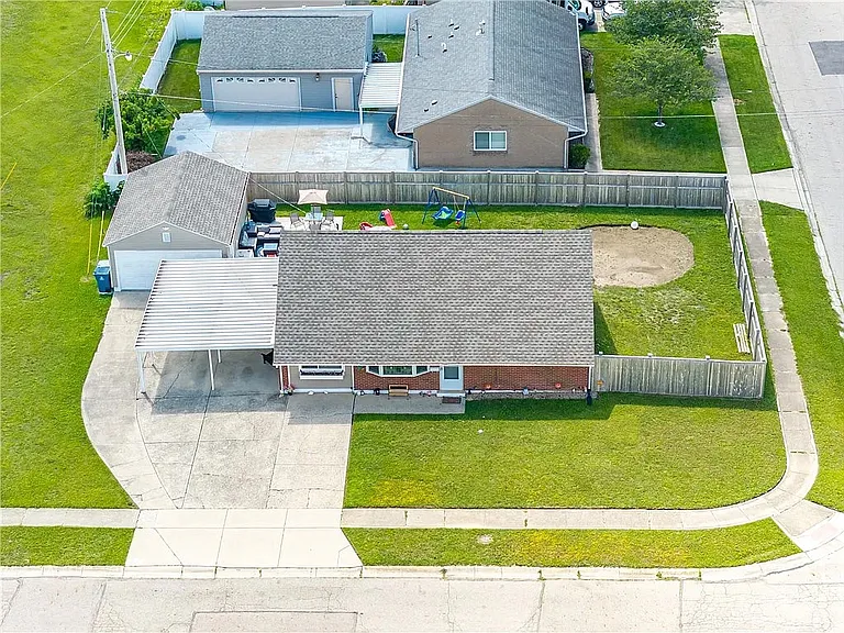 5795 Rosebury Dr — Photo 10