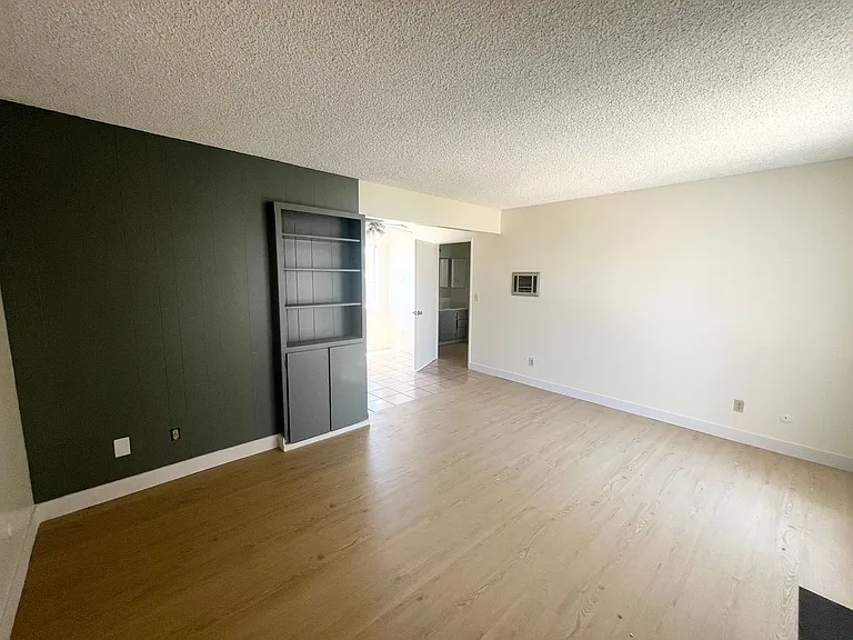 4036 Oregon St — Photo 3