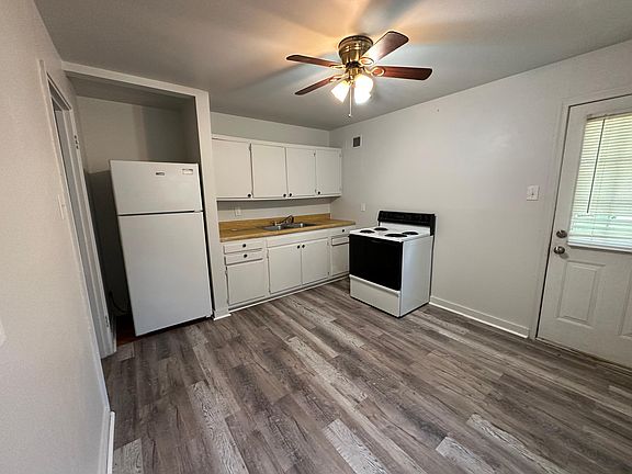 2nd image of 8408 Lynn Ave