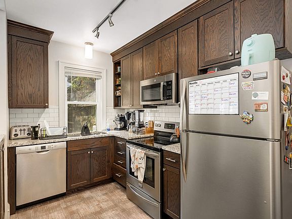 3rd image of 2309 Irving Ave S APT 3