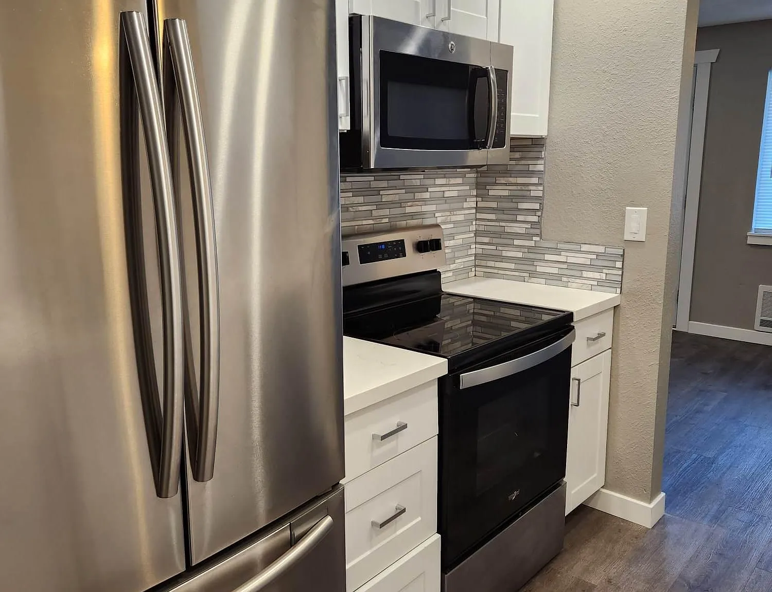 2 bed, 920 sqft, $1,900 — Photo 4