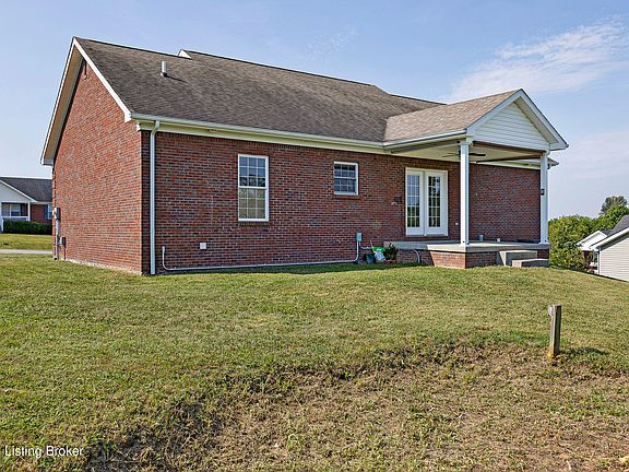 4th image of 102 Comanche Ct