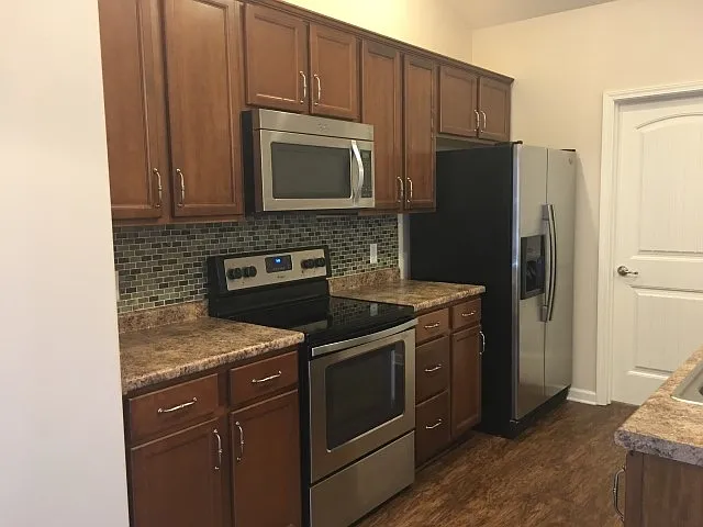 298 Willow Point Cir — Photo 2