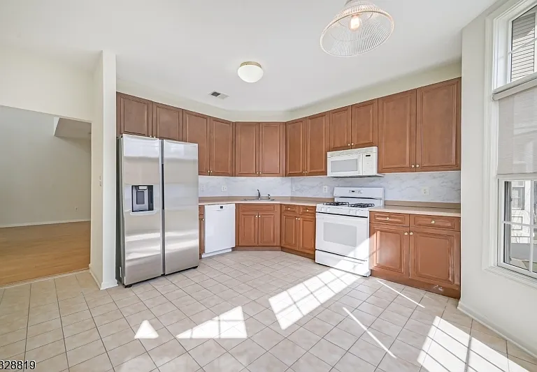 103 Crown Ct — Photo 5