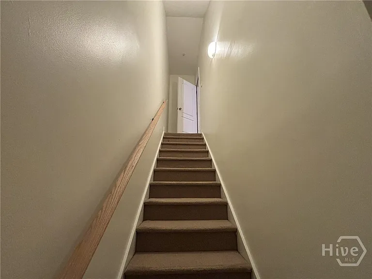 409 Whitehall Rd — Photo 16