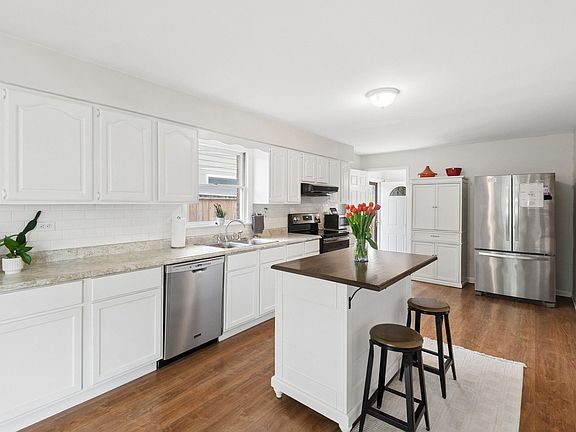 5th image of 624 S Madison Ave