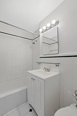 Rented by Compass | media 47