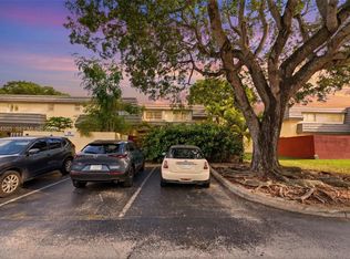 Kendale Lakes Townhouse C, Miami, FL 33183
