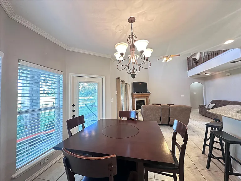 6321 Oso Pkwy — Photo 5