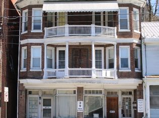 39 Main St APT E, Glen Rock, PA 17327