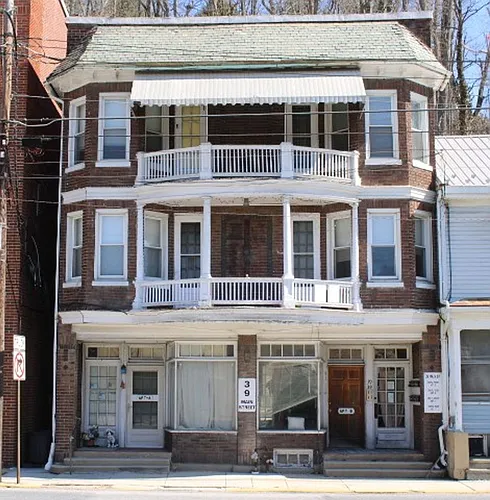 39 Main St #E Photo 1