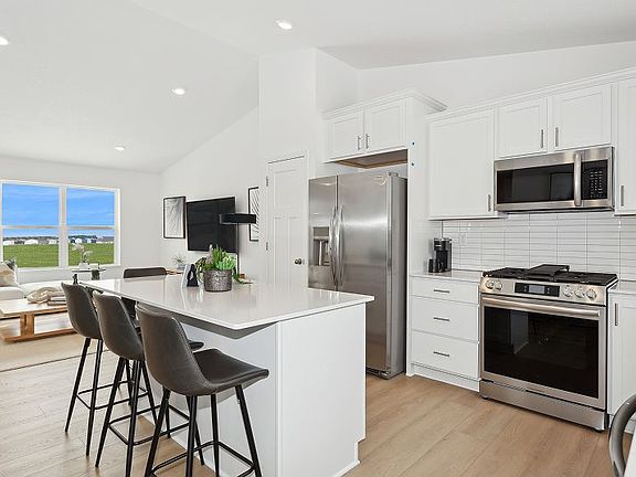 7th image of this home