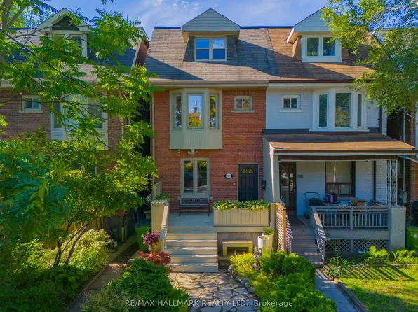 215 Fulton Ave, Toronto, ON M4K 1Y4