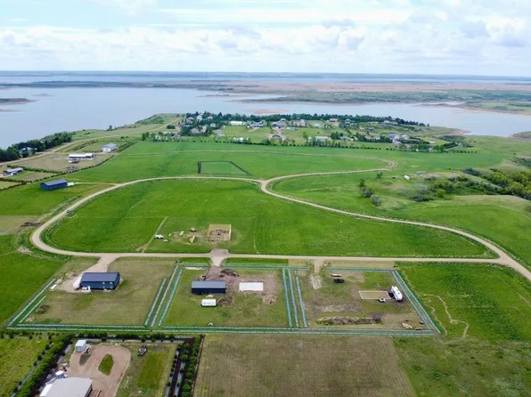 4166 13w St, Garrison, ND 58540