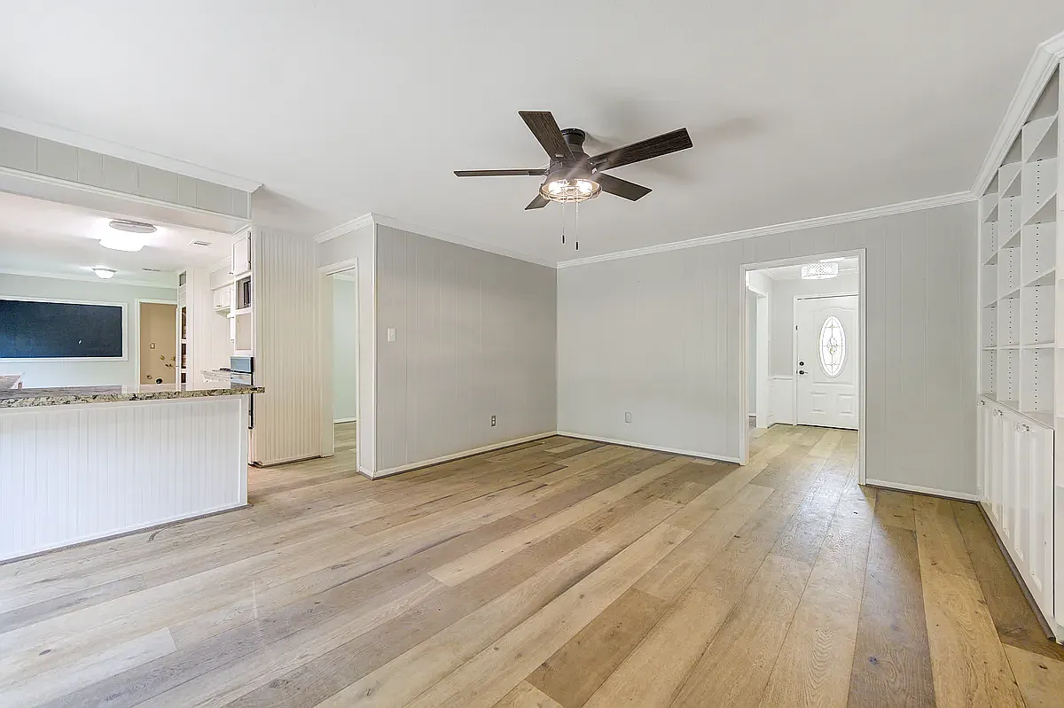 3 bed, 2294 sqft, $3,750 — Photo 4