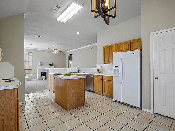 5th image of 7933 Margarita Dr