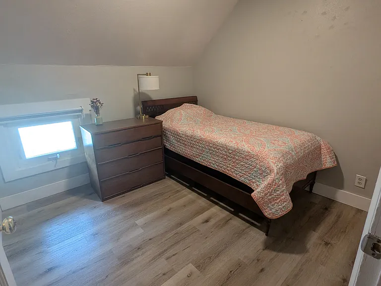 715 E Beckwith Ave — Photo 3