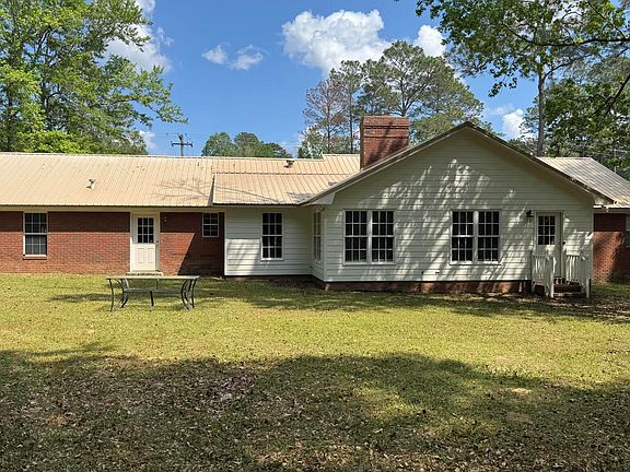 3rd image of 355 Summerhill Rd