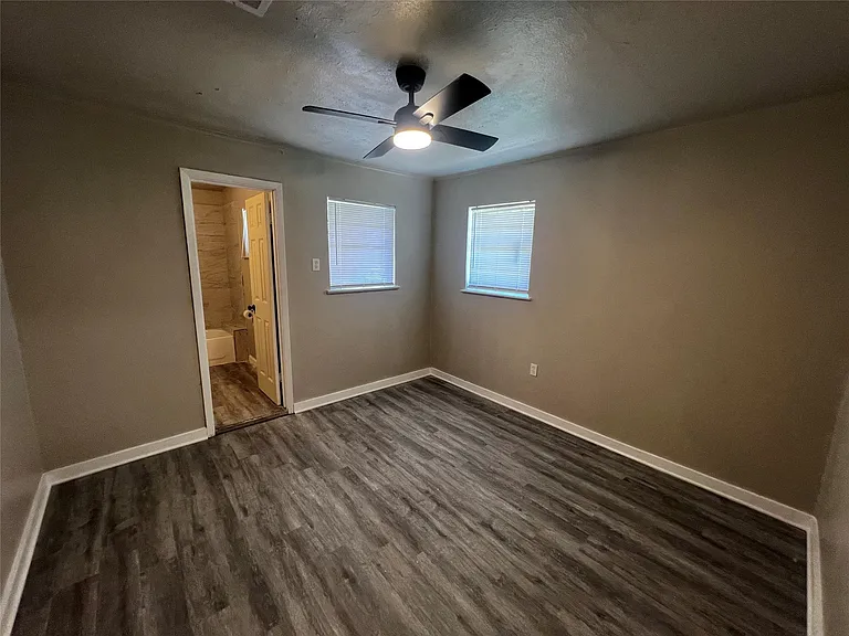 1319 W Procter St — Photo 4