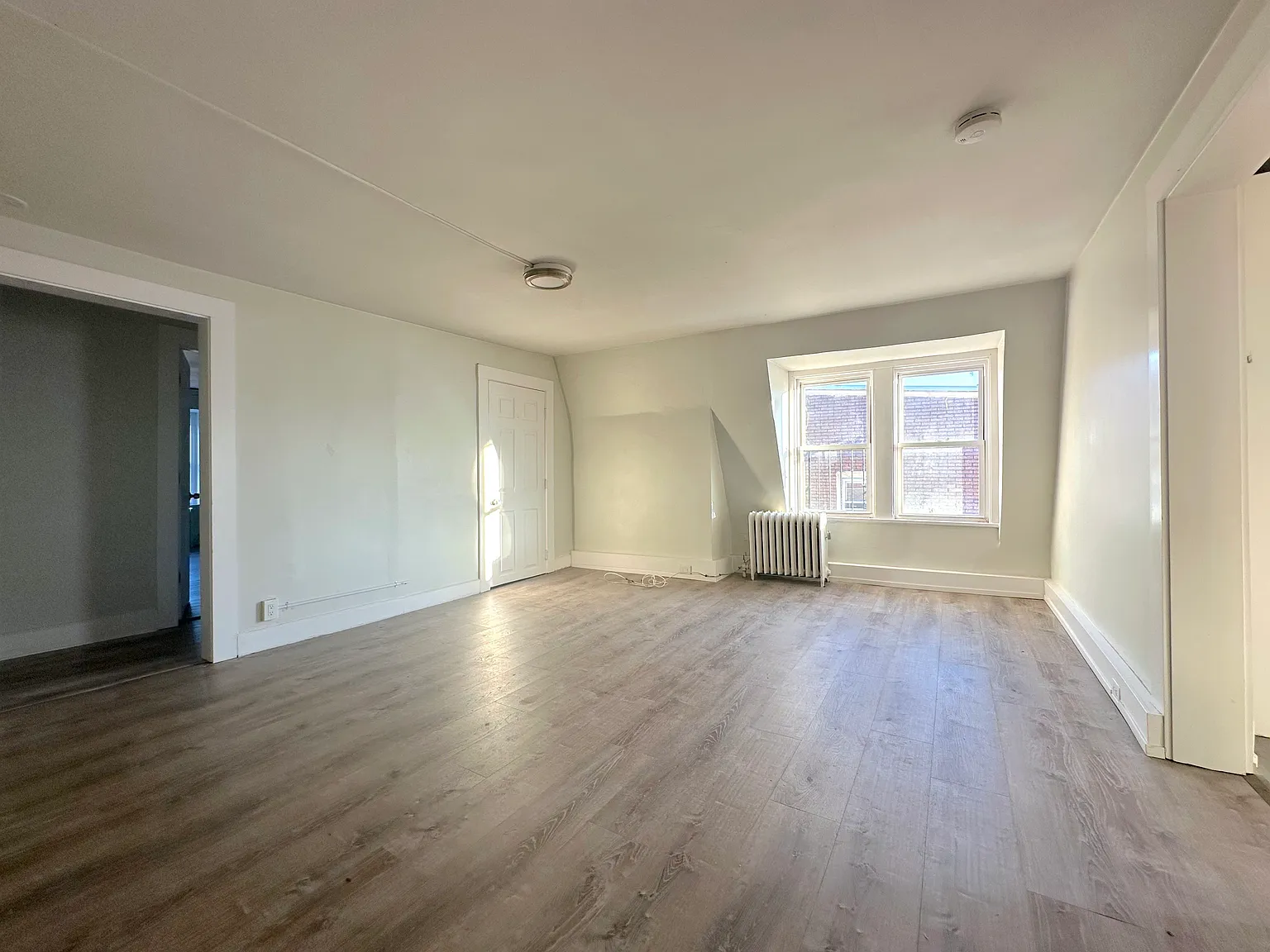 2 bed, 1100 sqft, $1,975 — Photo 2