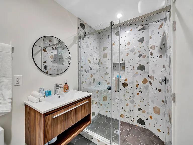 6747 Colgate Ave — Photo 25