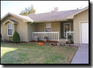 3314 W Camelot St, Springfield, MO 65807