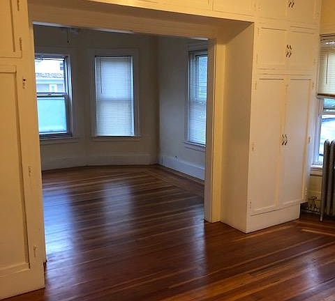 4th image of 335 Narragansett St #2