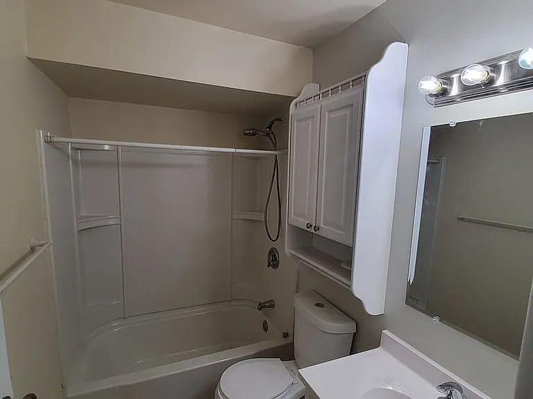 1228 Town Crest Dr — Photo 4